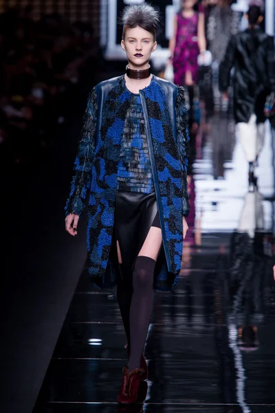 Look 15